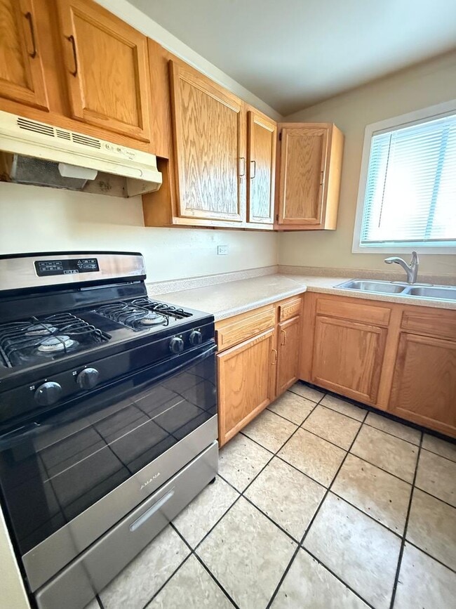 Building Photo - 8108 Waterbury Ct
