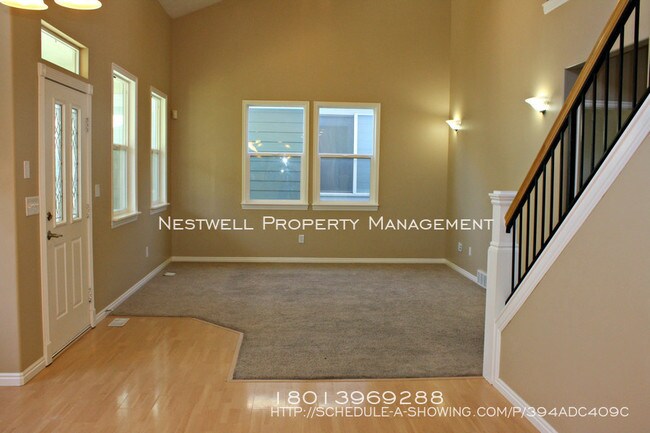 Building Photo - Gourmet Kitchen in This Daybreak Home