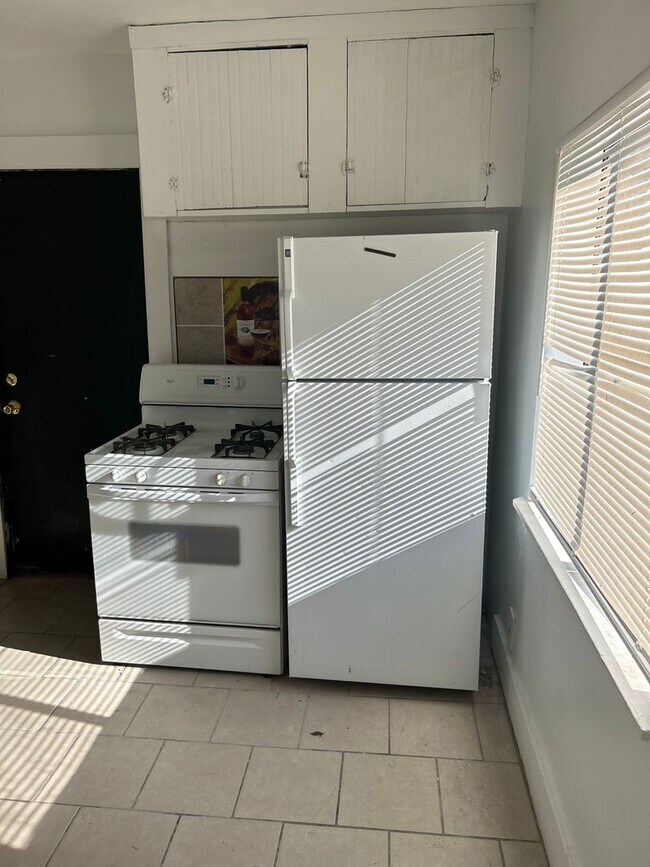 Foto del edificio - 14 Gerdon Ave