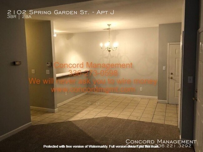 Foto del edificio - 2102 Spring Garden St