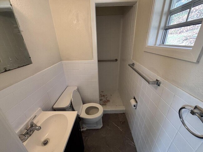 Foto del edificio - 10524 Farm Rd 2180