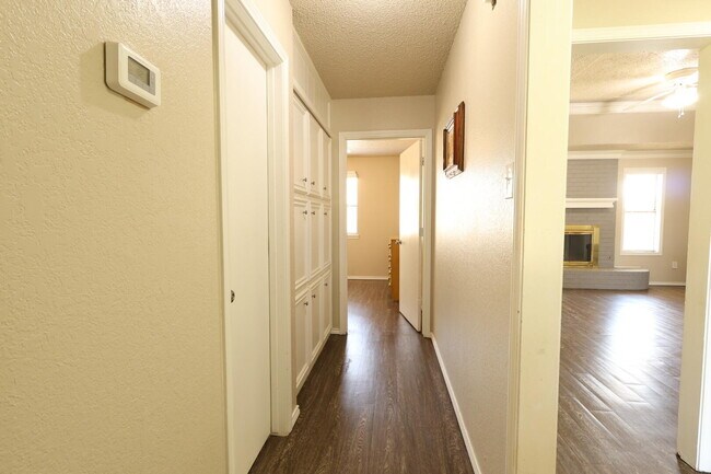 Foto del edificio - 6905 Hope Ave