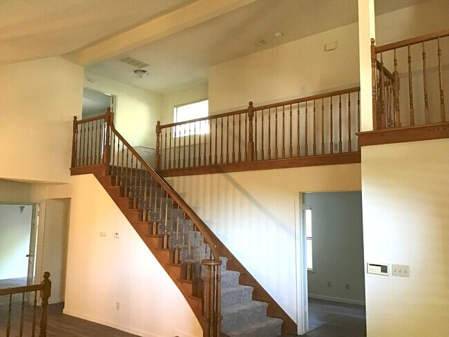 Building Photo - Gated community along American River Drive
