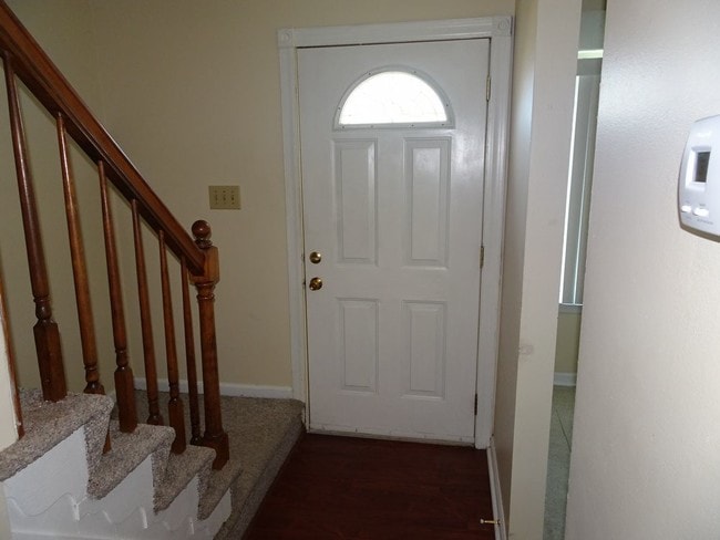 Building Photo - Two bedroom town home in Timberlake