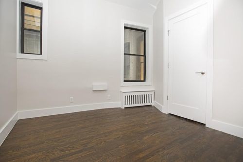 Building Photo - 77 W 68th St