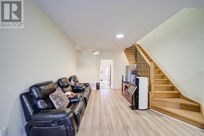 Building Photo - 119 Bur Oak Ave