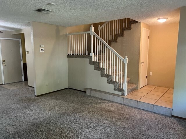 Building Photo - Charming 2 bed, 2.5 duplex in Midtown! 173...