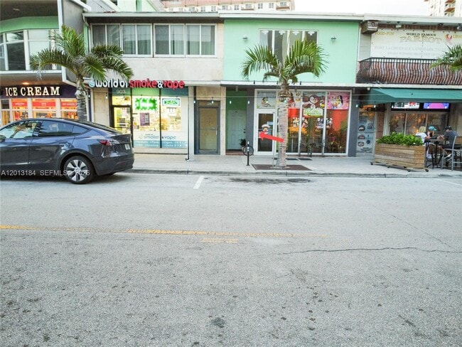 Foto del edificio - 905 Sunrise Ln