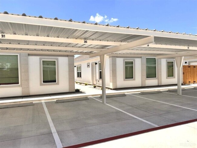 Foto del edificio - 16 S Alamo Rd