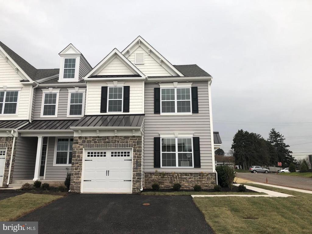 Foto principal - 120 Woodwinds Dr