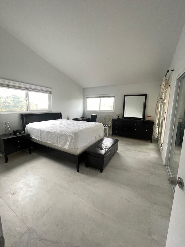 Foto del edificio - 1307 Aviation Blvd