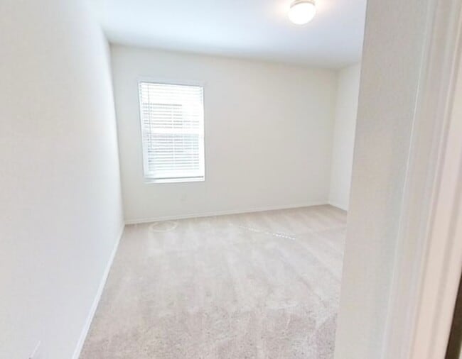 Building Photo - 408 Red Rock Trl