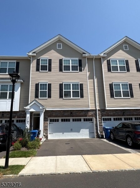 Foto principal - 2003 Evans Ln