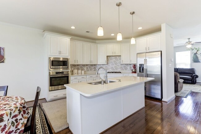 Building Photo - 24690 Capecastle Terrace