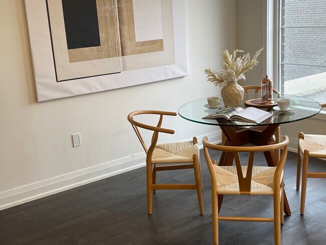 Photo du bâtiment - Modern Urban Towns Now Leasing!