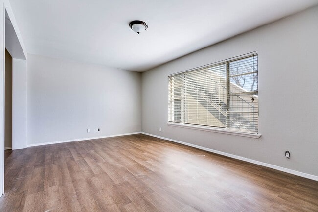 Building Photo - 1425 Austin St