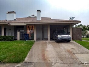Building Photo - 733 Arrowhead Cir