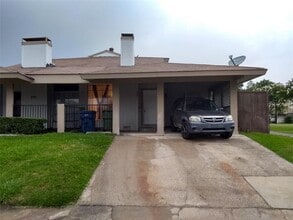 Building Photo - 733 Arrowhead Cir