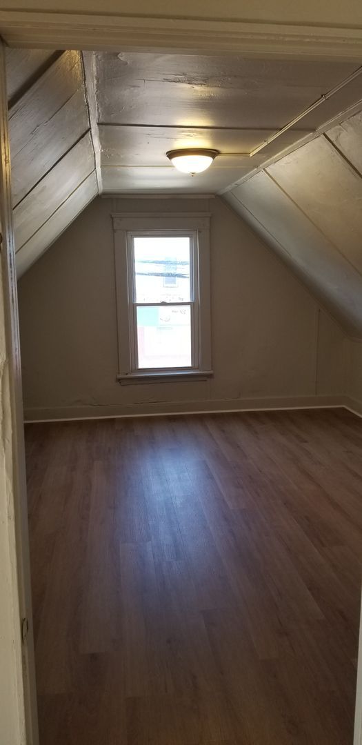 Building Photo - Clark / Fulton Area - 4 Bedroom Single Fam...