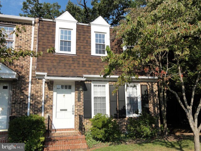 Building Photo - 1716 Dryden Way