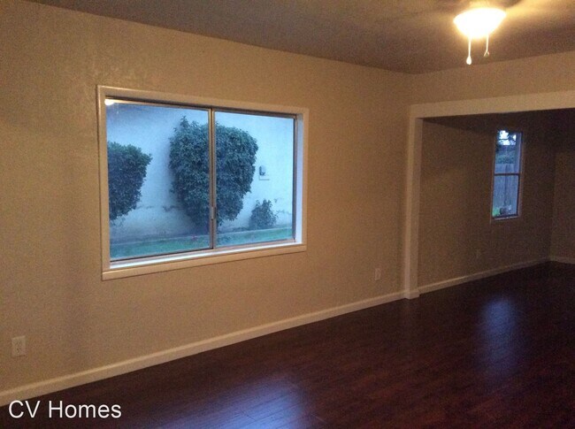 Foto del edificio - 3 br, 1 bath House - 793 N. Acacia Ave.