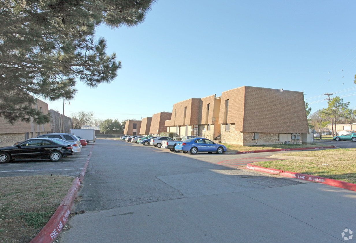 Primary Photo - View Pointe Apartments