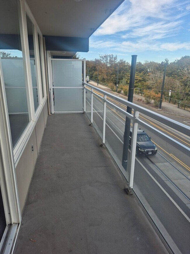 Foto del edificio - Updated 2BR Condo at Sky Terrace (Utilitie...