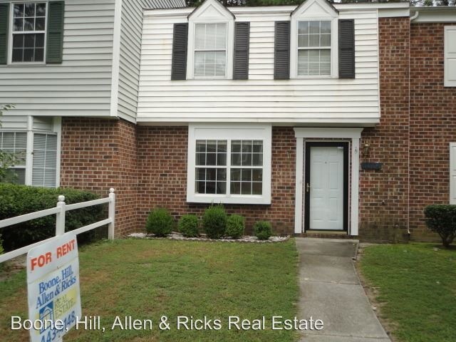 Primary Photo - 2 br, 2.5 bath House - 1304 Fairway Terrace