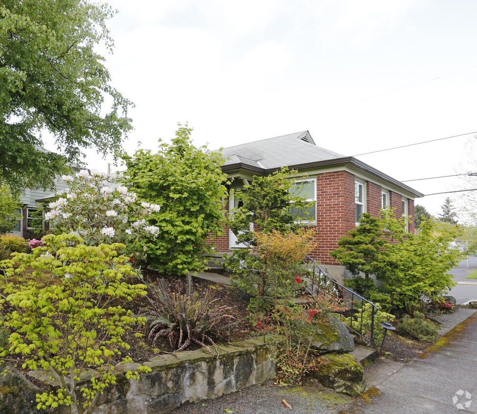 220 N Humboldt St, Portland, OR 97217 Apartments in Portland, OR