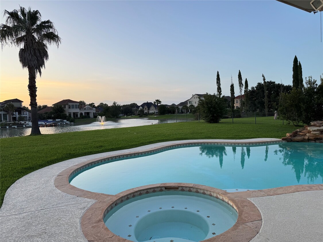 Primary Photo - 1902 Sparrows Ridge