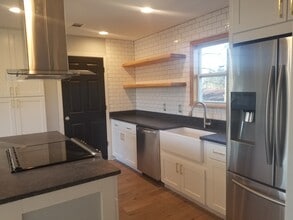 Building Photo - 104 N 21st Ave
