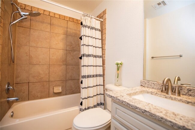 Building Photo - 786 W Breeze Cove