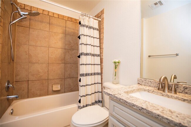 Foto del edificio - 786 W Breeze Cove