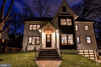 Building Photo - 6535 Mulroy St