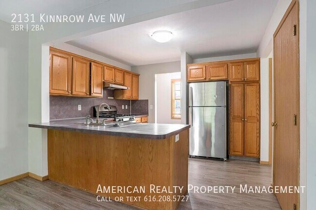 Foto del edificio - 2131 Kinnrow Ave NW