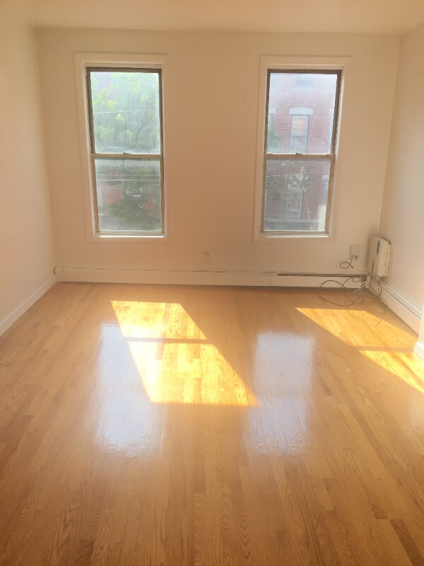 Primary Photo - 231 Willow Ave