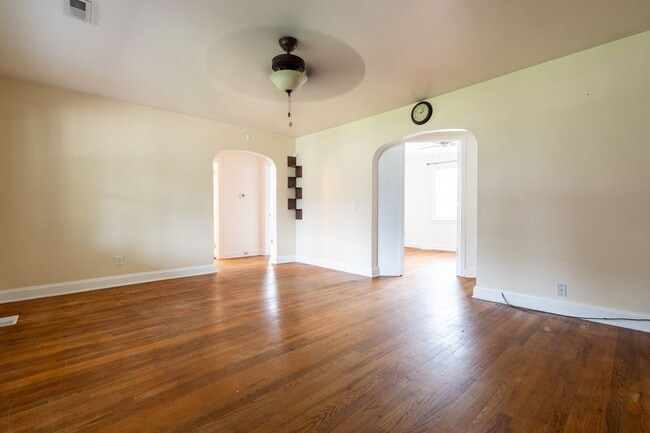 Building Photo - MOVE IN READY 3 Bedroom in Chesapeake!