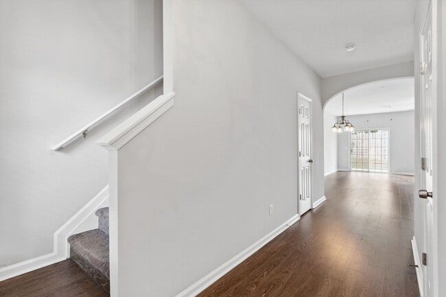 Building Photo - Azalea Circle Charmer – Walkable, Stylish & Move-In Ready