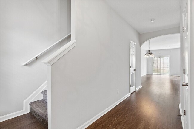 Foto del edificio - Azalea Circle Charmer – Walkable, Stylish & Move-In Ready