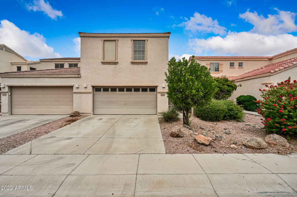 7018 Mercer Ln, Peoria, AZ 85345 Townhome Rentals in Peoria AZ