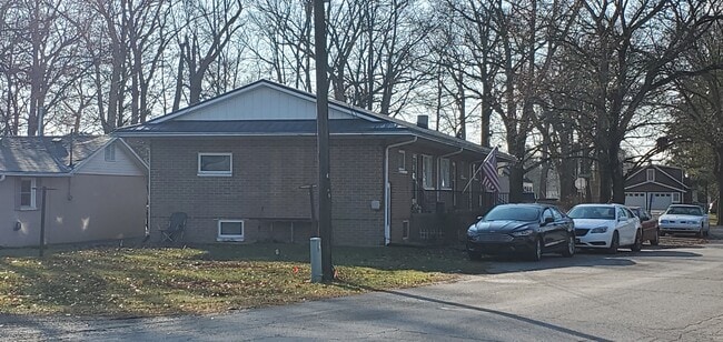 Building Photo - 435 Westwood Rd