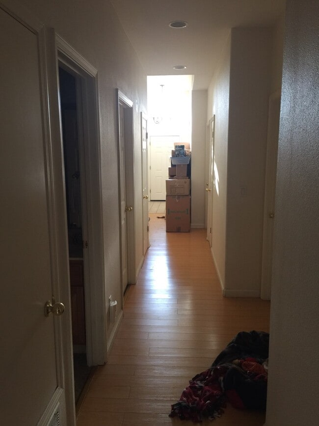 Foto del edificio - 1062 Woodcrest Ct