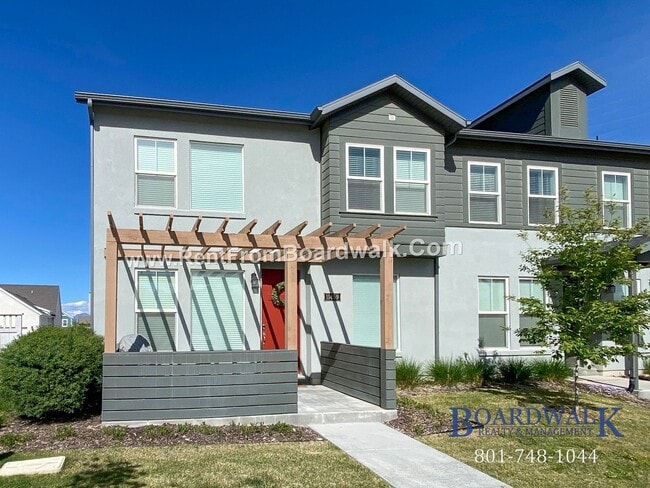 Building Photo - Prime End Unit in Daybreak