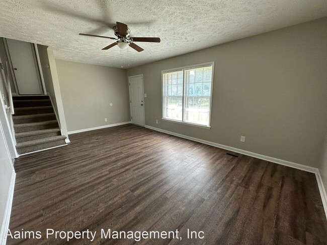 Building Photo - 3 br, 2 bath House - 1301 Chilton Dr.