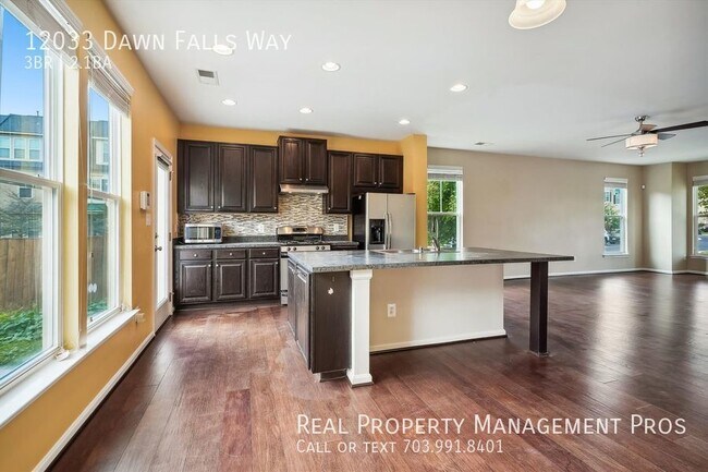 Building Photo - 12033 Dawn Falls Way