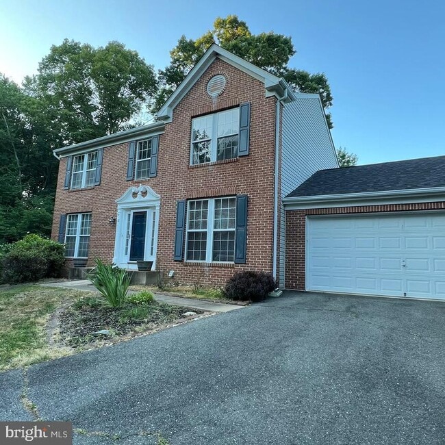 Building Photo - 10 Jolie Ct