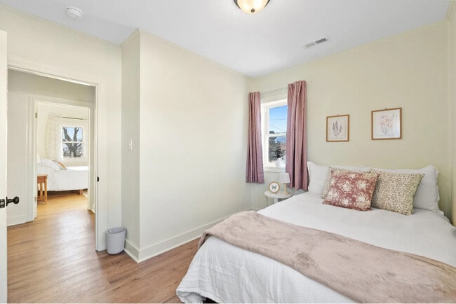 Building Photo - 701 S 2nd St