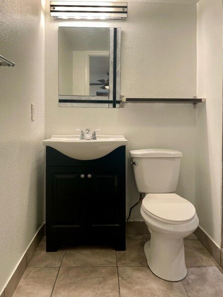 Foto del edificio - 307 E Mitchell St