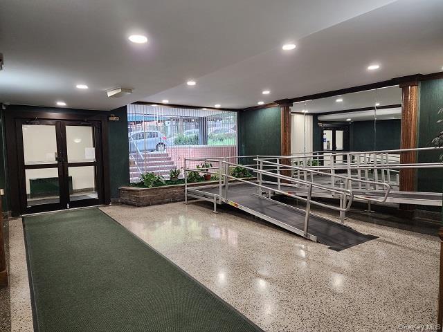 Foto del edificio - 10255-102-67 67th Dr