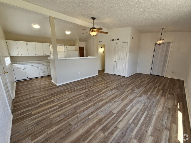 Building Photo - 1006 S Plains Park Dr
